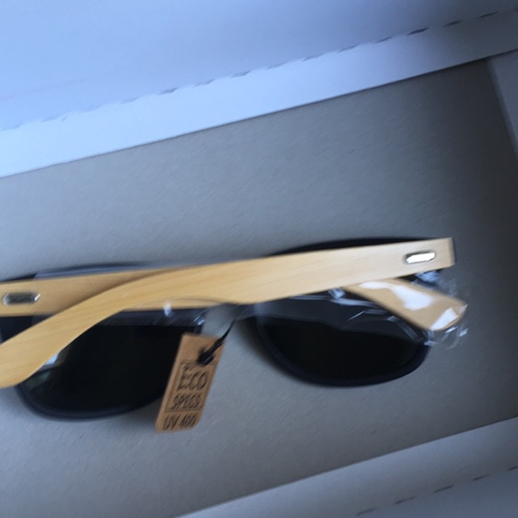 BNWT Polarized Bamboo Matt Black Sunglasses - Picture 3 of 6